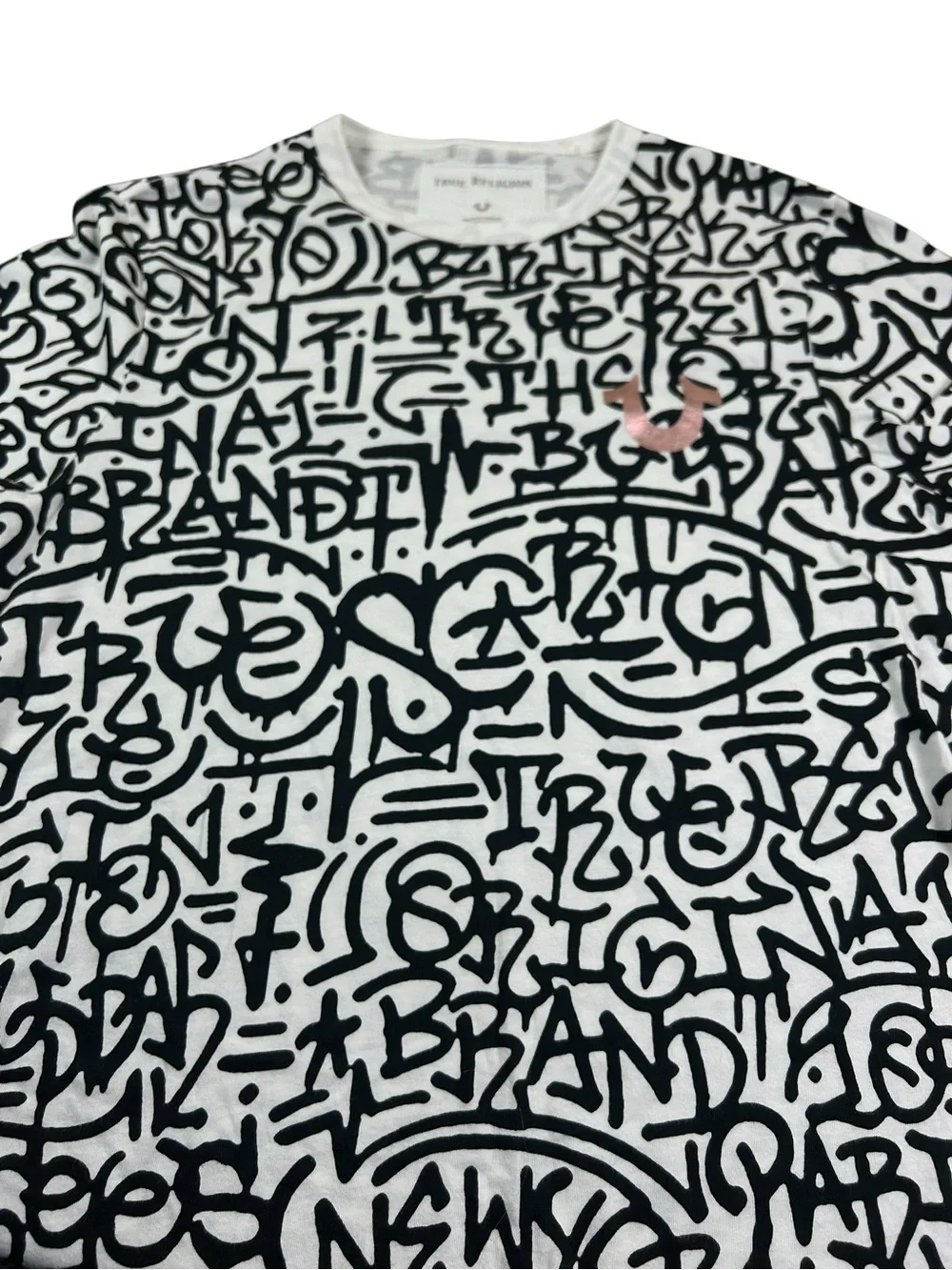 TRUE RELIGION Graffiti Print Graphic T Shirt White Black Metallic Horseshoe M